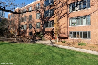 5514 S Woodlawn Ave Unit 406, Chicago, IL 60637