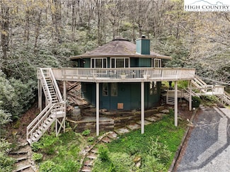 251 Mossy Creek Ln, Sugar Mountain, NC 28604