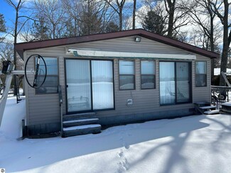4258 E Cedar Lake Dr, Greenbush, MI 48738