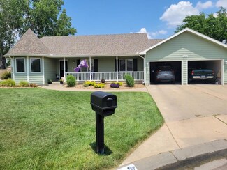 1405 Lorianna Ct, Salina, KS 67401