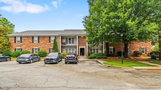 12 Fountain Manor Dr Unit E, Greensboro, NC 27405