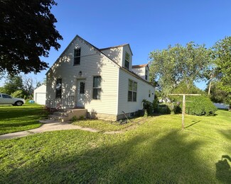 1212 7th St, Clarkfield, MN 56223