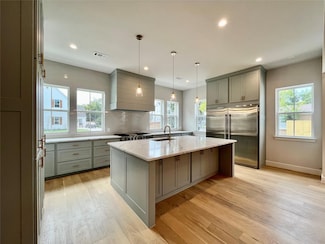 5722 Randolph Ct, Westworth Village, TX 76114