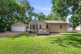 315 W 21st St, Cedar Falls, IA 50613