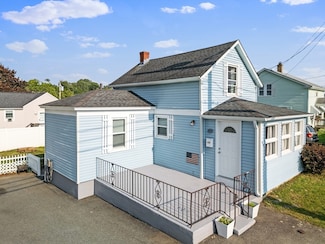40 Louis St, Swansea, MA 02777