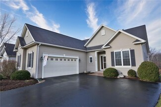 3874 Chatham Ln, Canandaigua, NY 14424