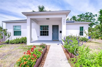 1051 44th St S, Saint Petersburg, FL 33711