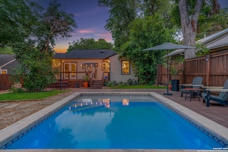 303 Redwood St, San Antonio, TX 78209