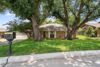 1710 Westcrest Ct, Grand Prairie, TX 75050