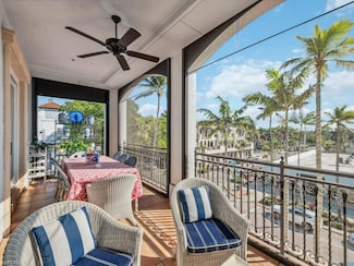 625 5th Ave S Unit 302, Naples, FL 34102
