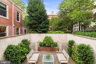 309 Spruce St, Philadelphia, PA 19106