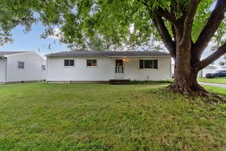 1500 Carol Lynne Dr, Lowell, MI 49331