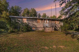 1343 W Conway Rd, Harbor Springs, MI 49740