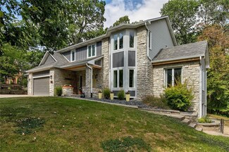5421 Forest Dr, Johnston, IA 50131