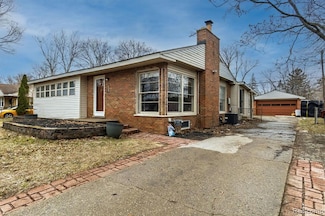 2174 Middlebelt Rd, West Bloomfield, MI 48324