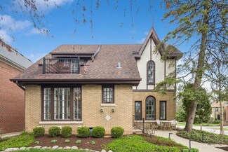 203 S Lawndale Ave, Elmhurst, IL 60126