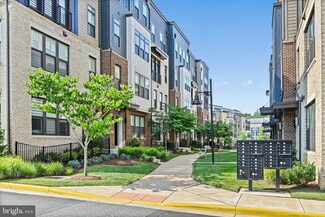 1612 Bandit Loop Unit 11B, Reston, VA 20190