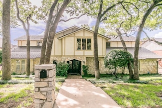 1306 Riverview Dr, Arlington, TX 76012