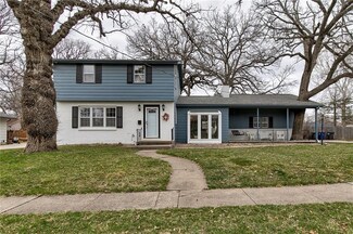 3801 Lindlavista Way, Des Moines, IA 50310