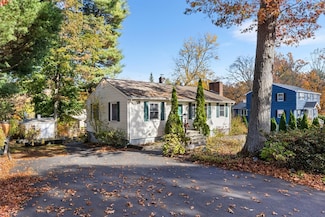 20 Lantern Ln, Burlington, MA 01803