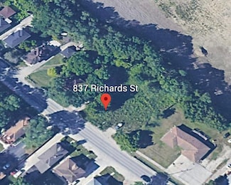 833 Richards St, Joliet, IL 60433