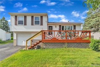 6943 Academy Ln, Lockport, NY 14094