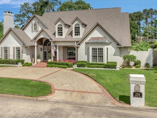 201 Deerfield Dr, Lufkin, TX 75901