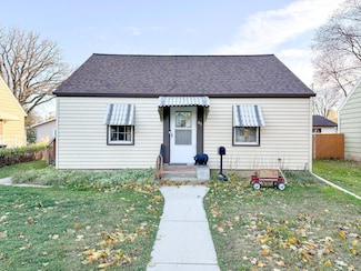 815 W Summit Ave, Fergus Falls, MN 56537