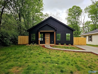 107 8th Ave NW, Decatur, AL 35601