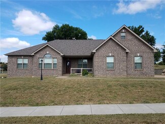 206 Keystone Crossing, Clinton, PA 15026
