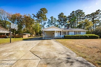 1009 Park Dr, Trent Woods, NC 28562