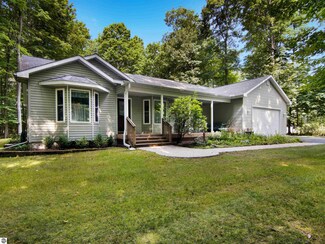 4687 Arbor Grove Dr, Traverse City, MI 49685