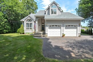 290 Fairway Dr, Somerset, MA 02726
