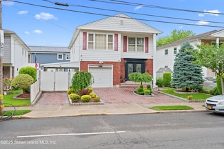 476 Willow Rd W, Staten Island, NY 10314