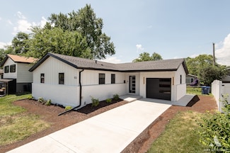 9124 S 88th Ave, Hickory Hills, IL 60457