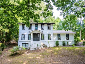 813 Lakeshore Dr, Berkeley Lake, GA 30096