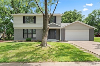 2462 Pontchartrain Dr, Florissant, MO 63033