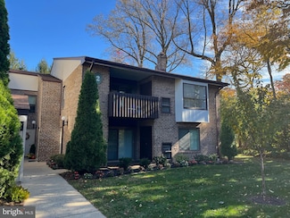 208 Raintree Ln, Malvern, PA 19355