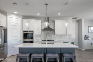 9814 E Sunspot Dr, Mesa, AZ 85212