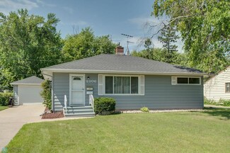 2306 Broadway N, Fargo, ND 58102