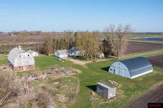 55128 250th St, Minnesota Lake, MN 56068