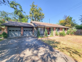 9506 Vogue Ln, Houston, TX 77080