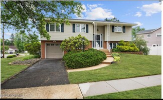 1 Tralee Rd, Hazlet, NJ 07730