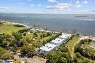 700 E Moore St Unit 303, Southport, NC 28461