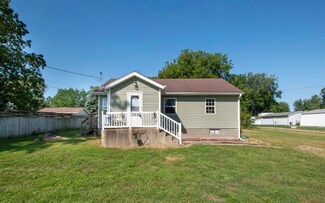 4326 NE 35th St, Des Moines, IA 50317