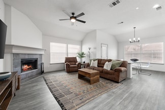 8205 Cedarcrest Ln, Fort Worth, TX 76123