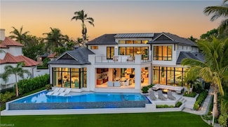 3131 Gin Ln, Naples, FL 34102