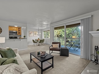 725 9th Ave S Unit 306, Kirkland, WA 98033