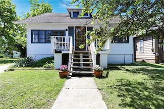 827 Pacific Ave, Osawatomie, KS 66064