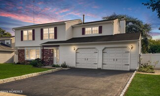 37 Honeysuckle Way, Howell, NJ 07731
